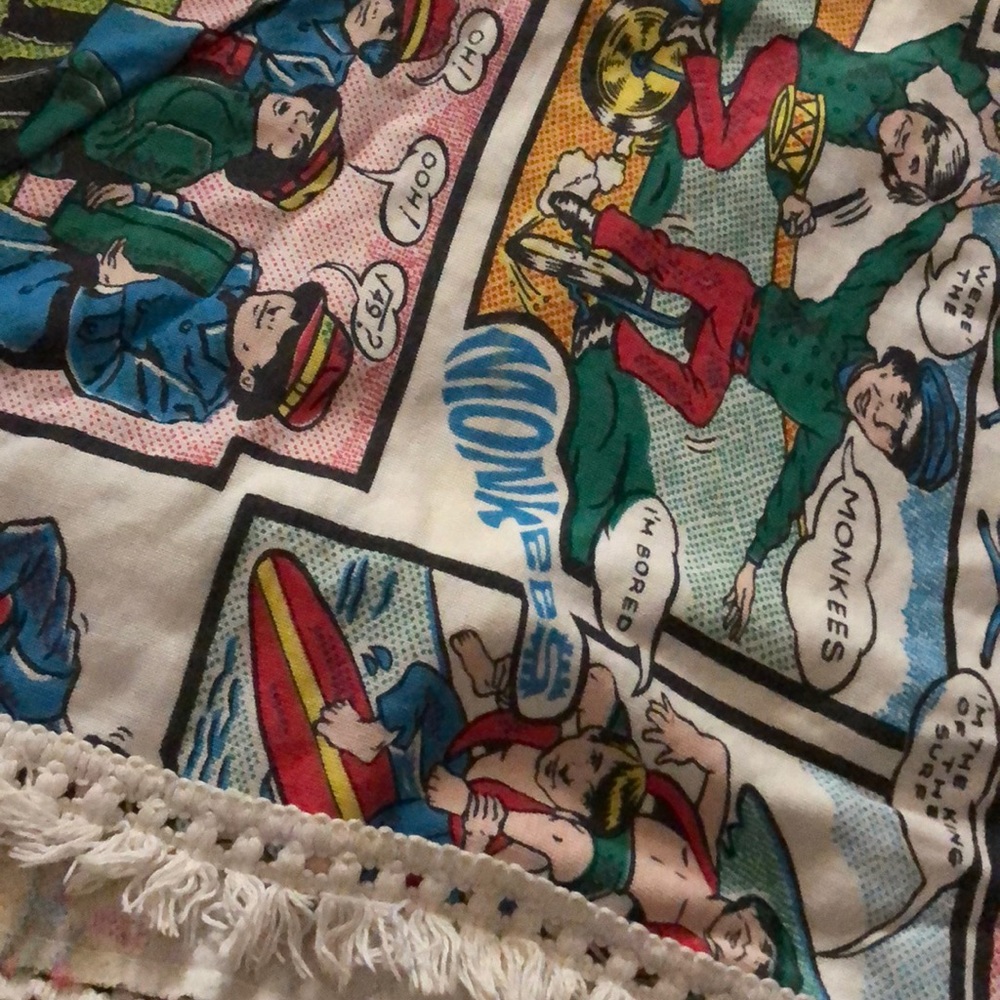 Comic shawl - Picture 3 of 4